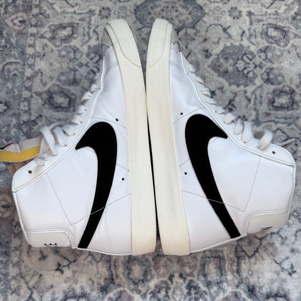 Nike Blazer Mid ’77 Vintage White/Black High Top Sneakers Unisex Men’s 8.5 /